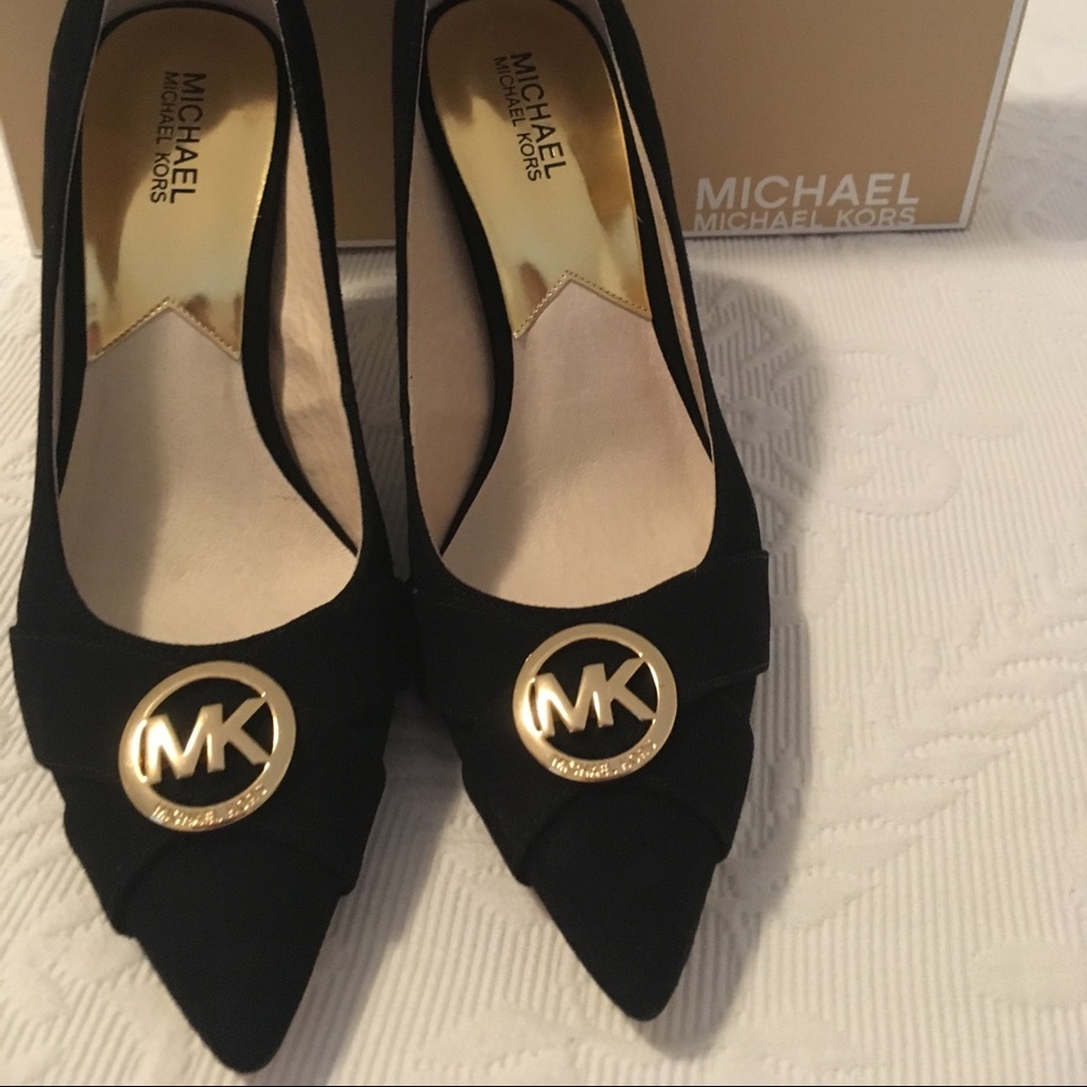 Michael kors black 9 1/2 heals new